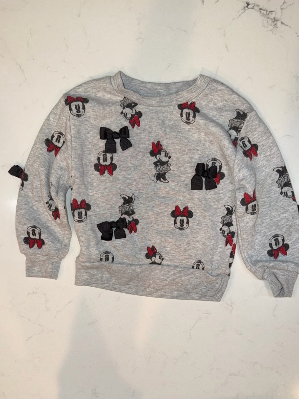 Kid’s Minnie Mouse bow sweatshirt